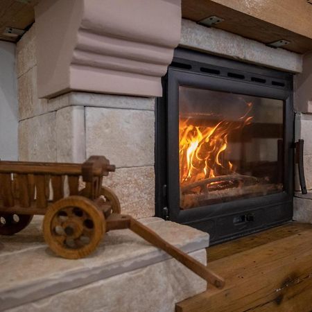 Apartmani Lara Modrus-Kuca Za Odmor エクステリア 写真