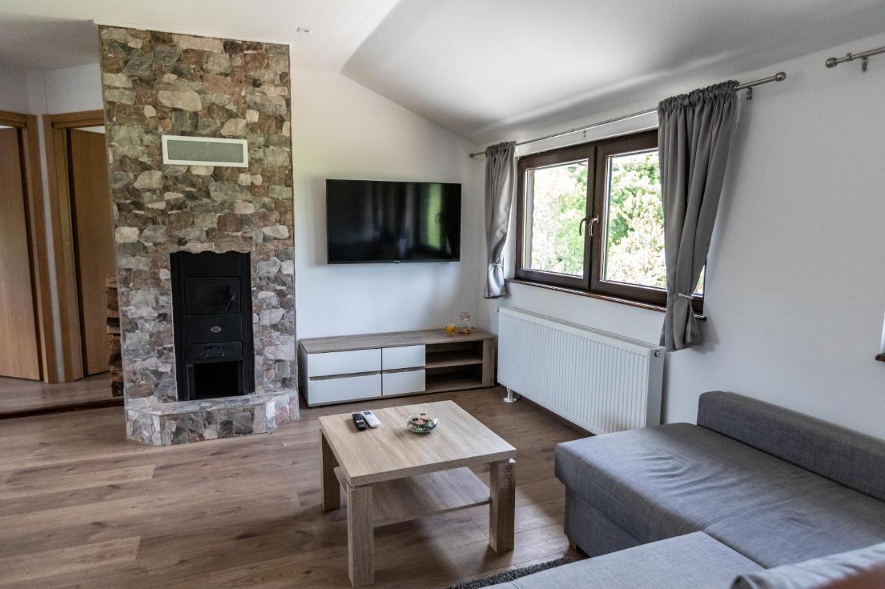 Apartmani Lara Modrus-Kuca Za Odmor エクステリア 写真