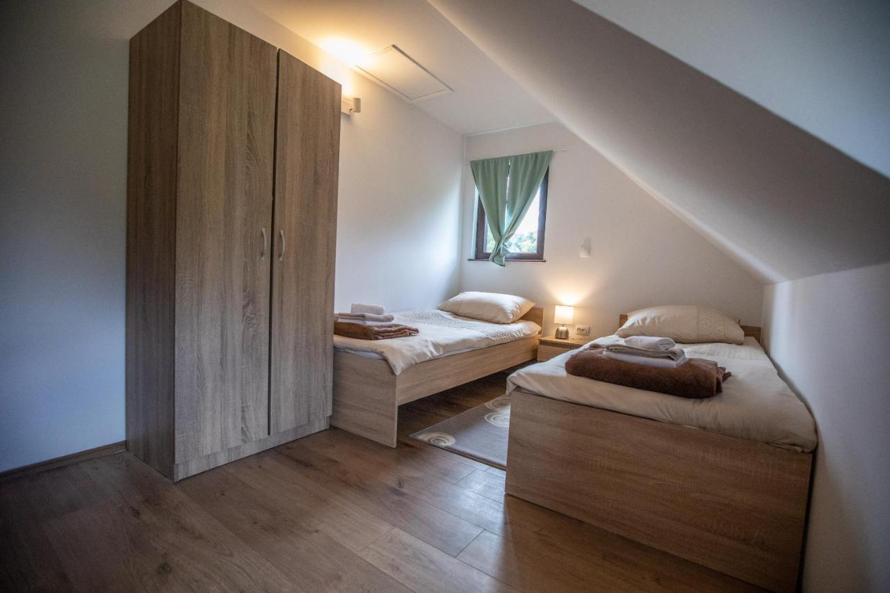 Apartmani Lara Modrus-Kuca Za Odmor エクステリア 写真