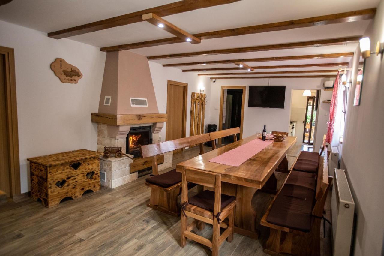 Apartmani Lara Modrus-Kuca Za Odmor エクステリア 写真