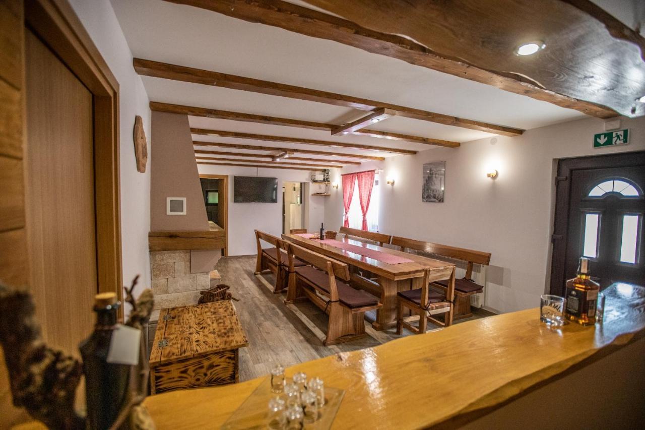 Apartmani Lara Modrus-Kuca Za Odmor エクステリア 写真