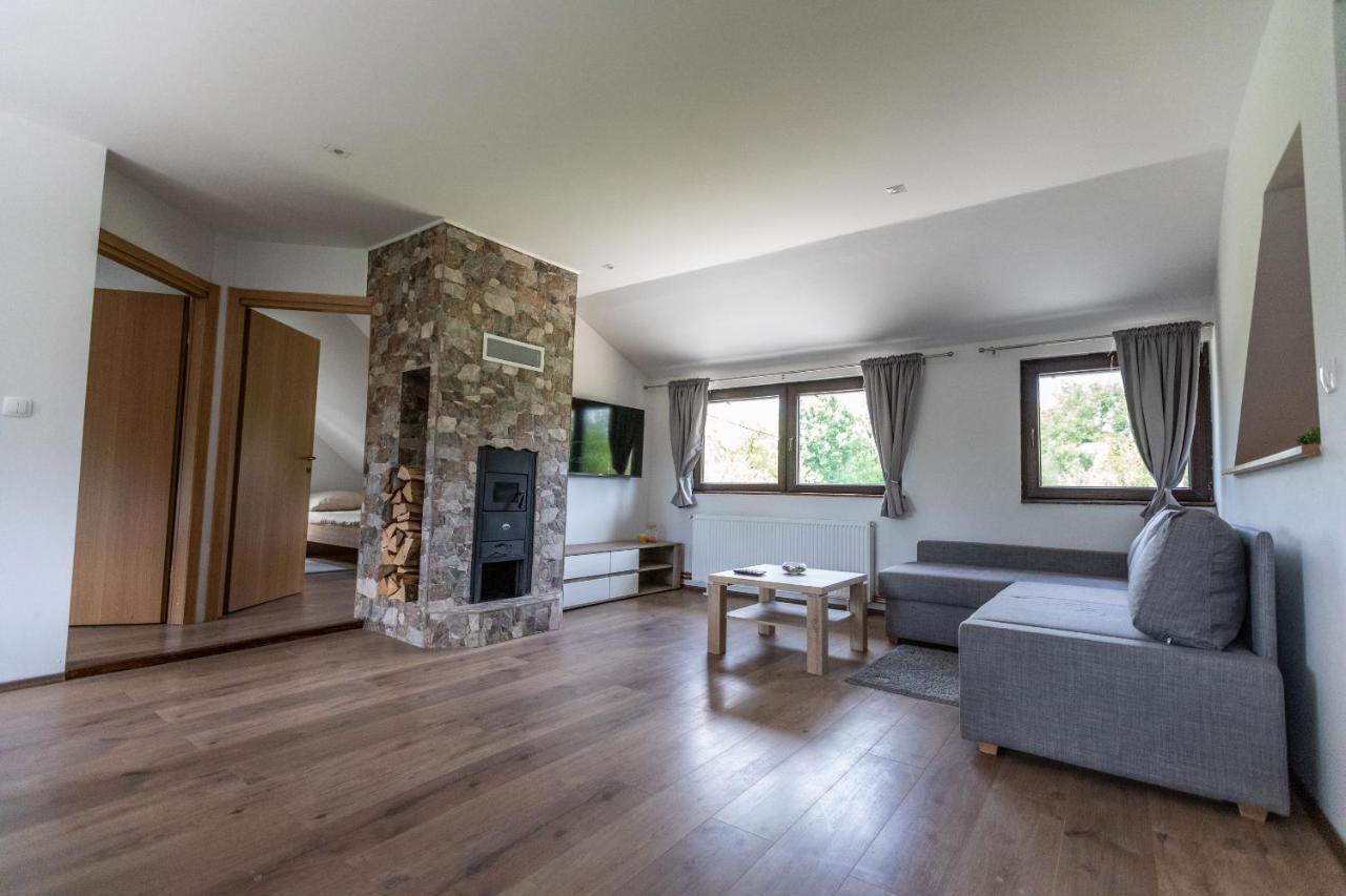 Apartmani Lara Modrus-Kuca Za Odmor エクステリア 写真