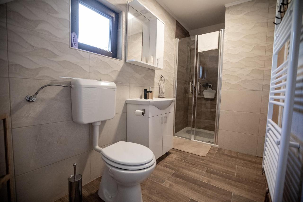 Apartmani Lara Modrus-Kuca Za Odmor エクステリア 写真