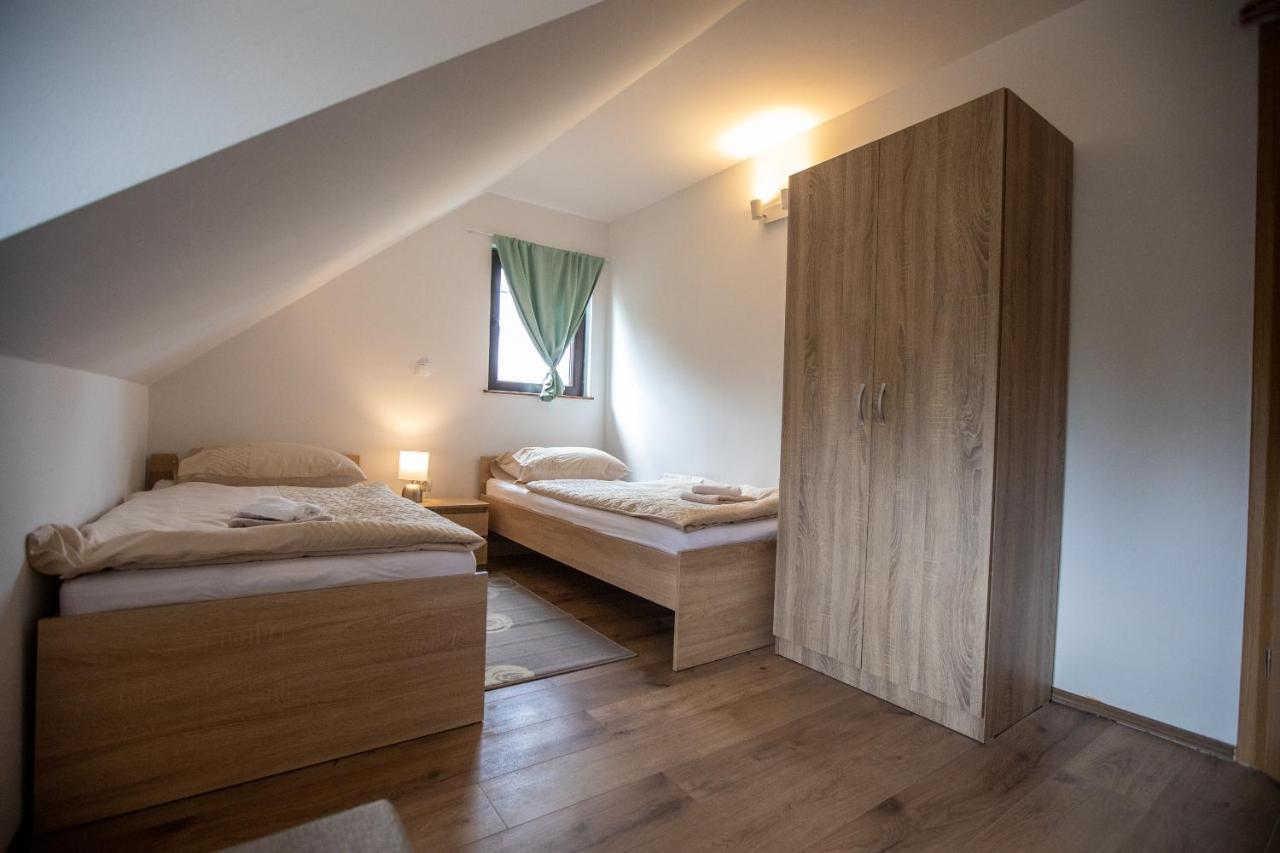 Apartmani Lara Modrus-Kuca Za Odmor エクステリア 写真