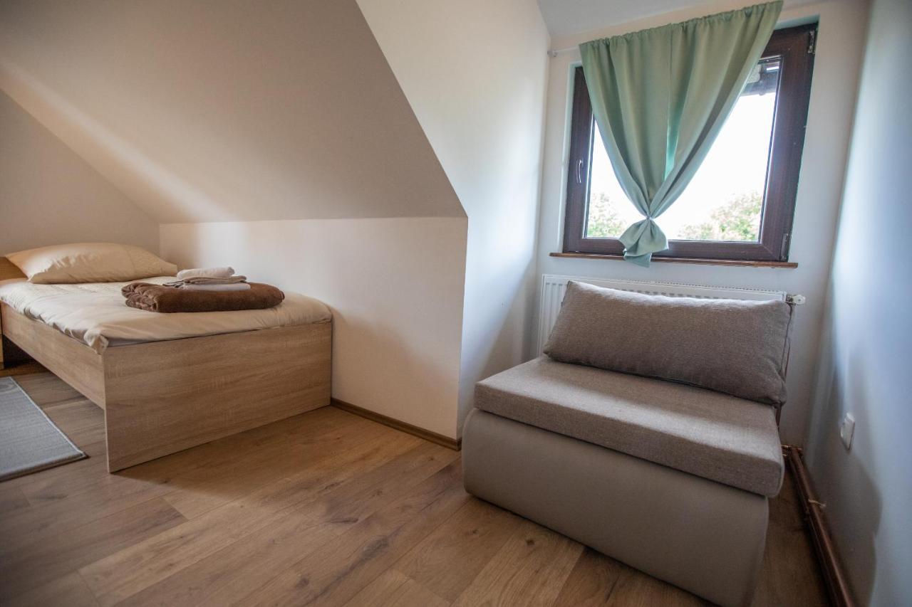 Apartmani Lara Modrus-Kuca Za Odmor エクステリア 写真