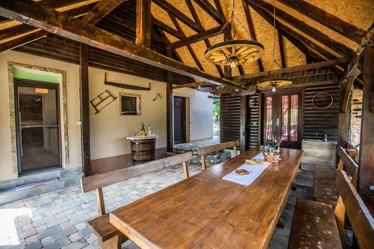 Apartmani Lara Modrus-Kuca Za Odmor エクステリア 写真