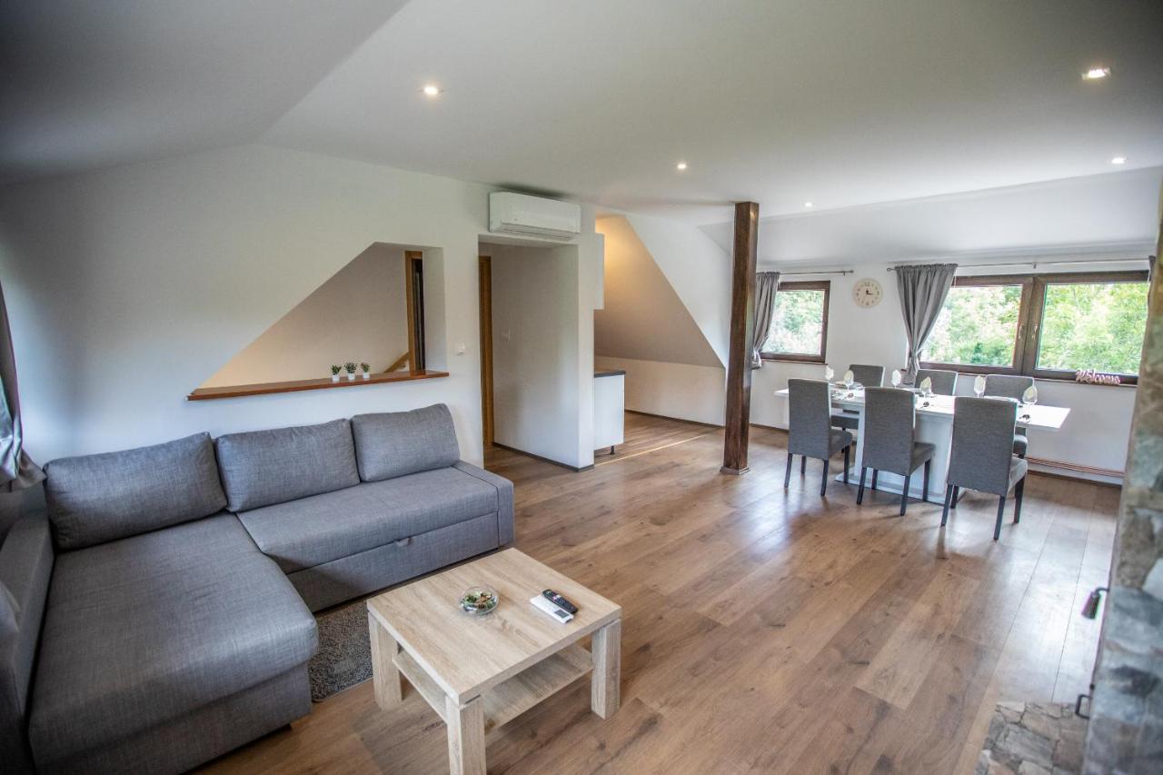 Apartmani Lara Modrus-Kuca Za Odmor エクステリア 写真