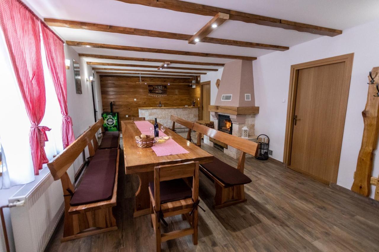 Apartmani Lara Modrus-Kuca Za Odmor エクステリア 写真